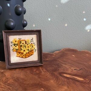 ✨SOLD✨

Vintage Floral Basket Crewel